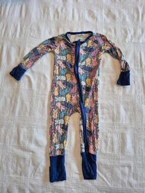 Miozing Baby size 3-6 months bunny design pajamas hand and feet flip VGUC